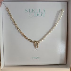 Stella & Dot Pearl Momento necklace gold/cream